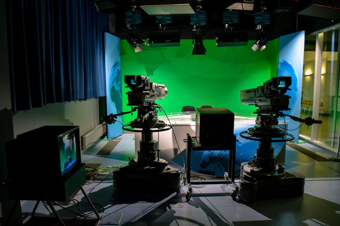 Estúdio de televisão preparado para transmissão